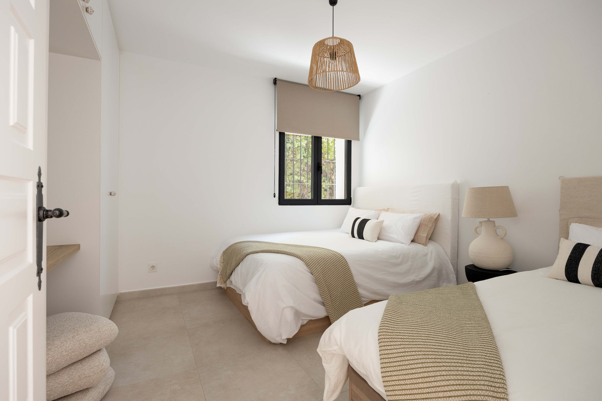 4 Bed Townhouse for sale in El Paraiso Costa Del Sol, Málaga, Spain