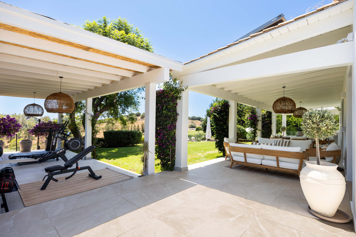 4 Bed Townhouse for sale in El Paraiso Costa Del Sol, Málaga, Spain