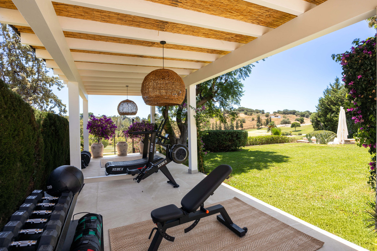 4 Bed Townhouse for sale in El Paraiso Costa Del Sol, Málaga, Spain