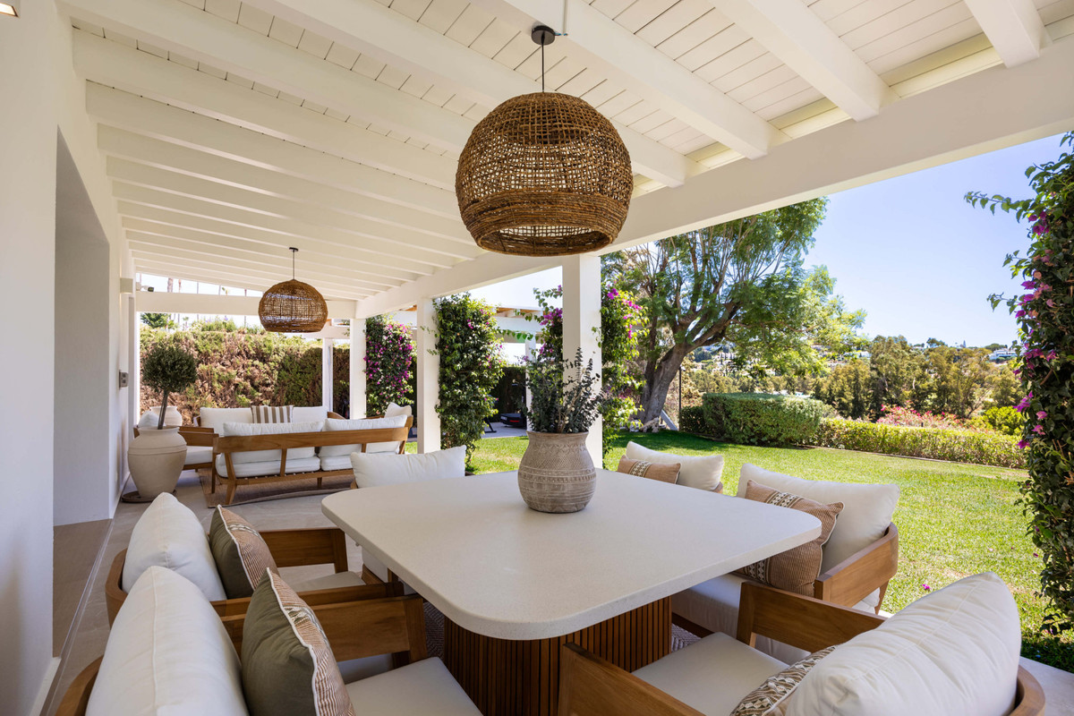 4 Bed Townhouse for sale in El Paraiso Costa Del Sol, Málaga, Spain
