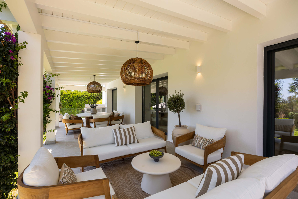 4 Bed Townhouse for sale in El Paraiso Costa Del Sol, Málaga, Spain