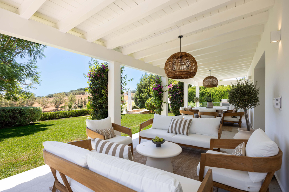4 Bed Townhouse for sale in El Paraiso Costa Del Sol, Málaga, Spain
