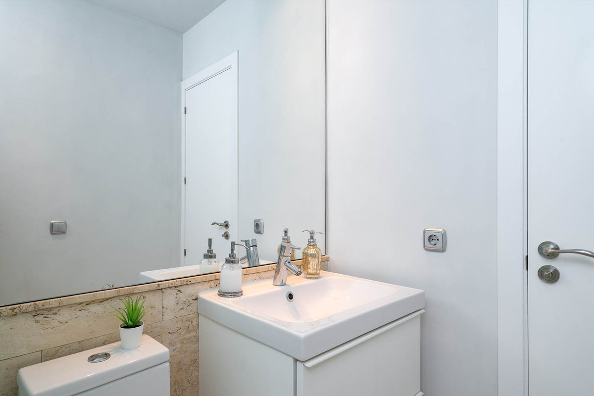 Se vende Villa - Chalet de 3 dormitorios en Costa Del Sol, Málaga, España