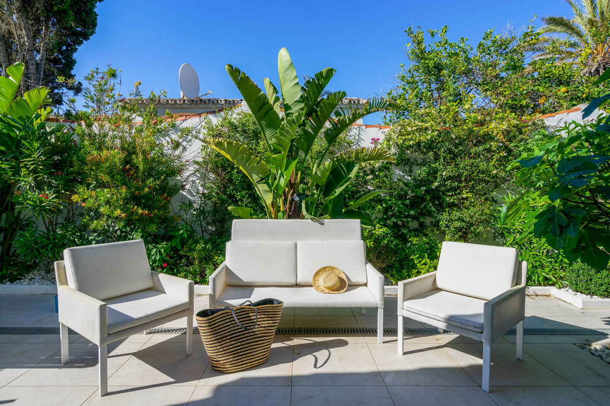 Se vende Villa - Chalet de 3 dormitorios en Costa Del Sol, Málaga, España