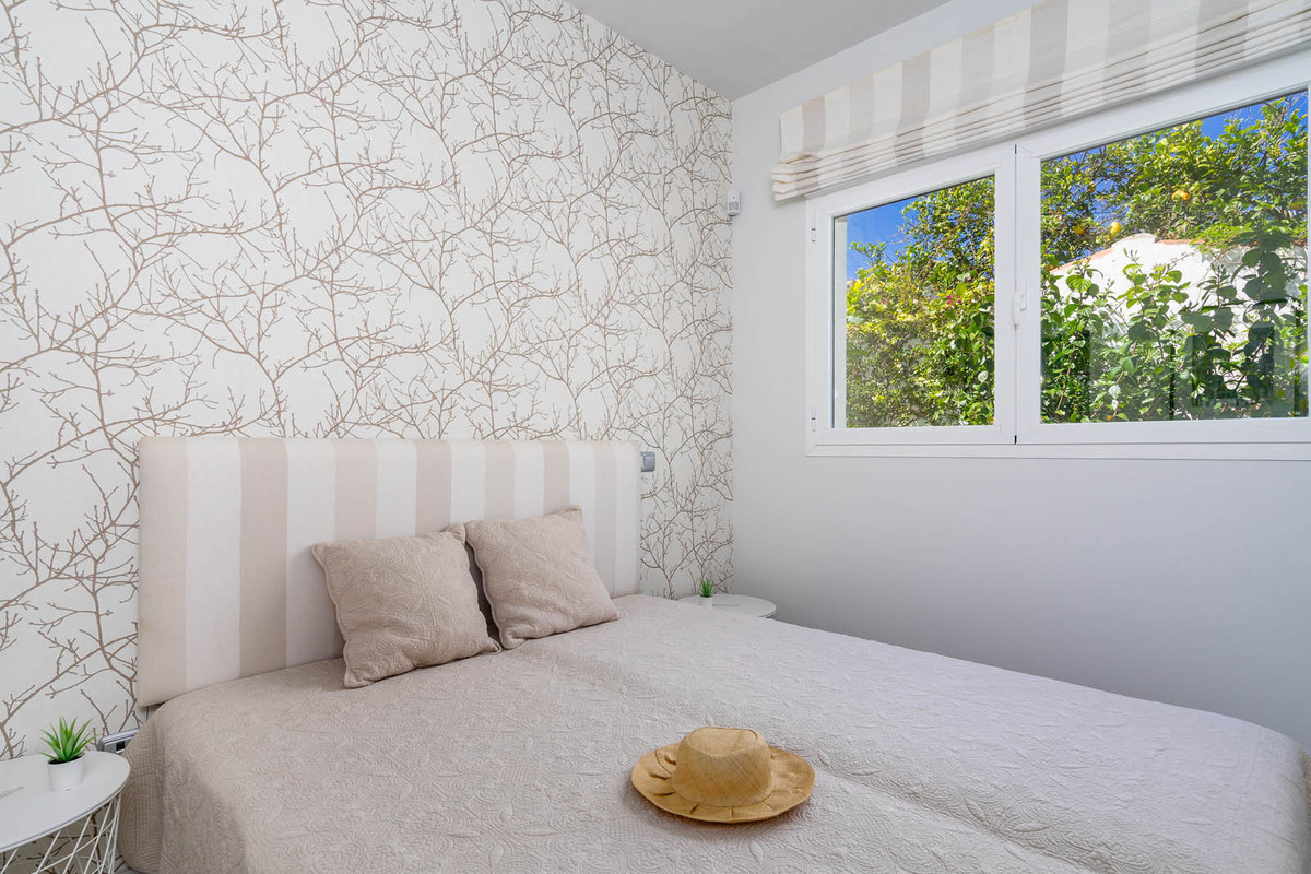 Se vende Villa - Chalet de 3 dormitorios en Costa Del Sol, Málaga, España