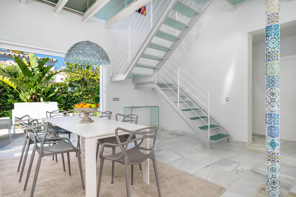 Se vende Villa - Chalet de 3 dormitorios en Costa Del Sol, Málaga, España