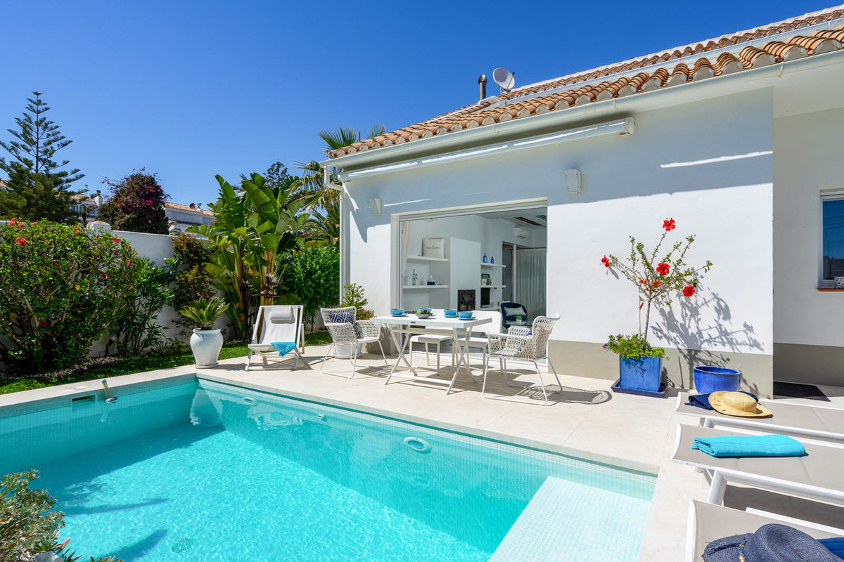 Se vende Villa - Chalet de 3 dormitorios en Costa Del Sol, Málaga, España