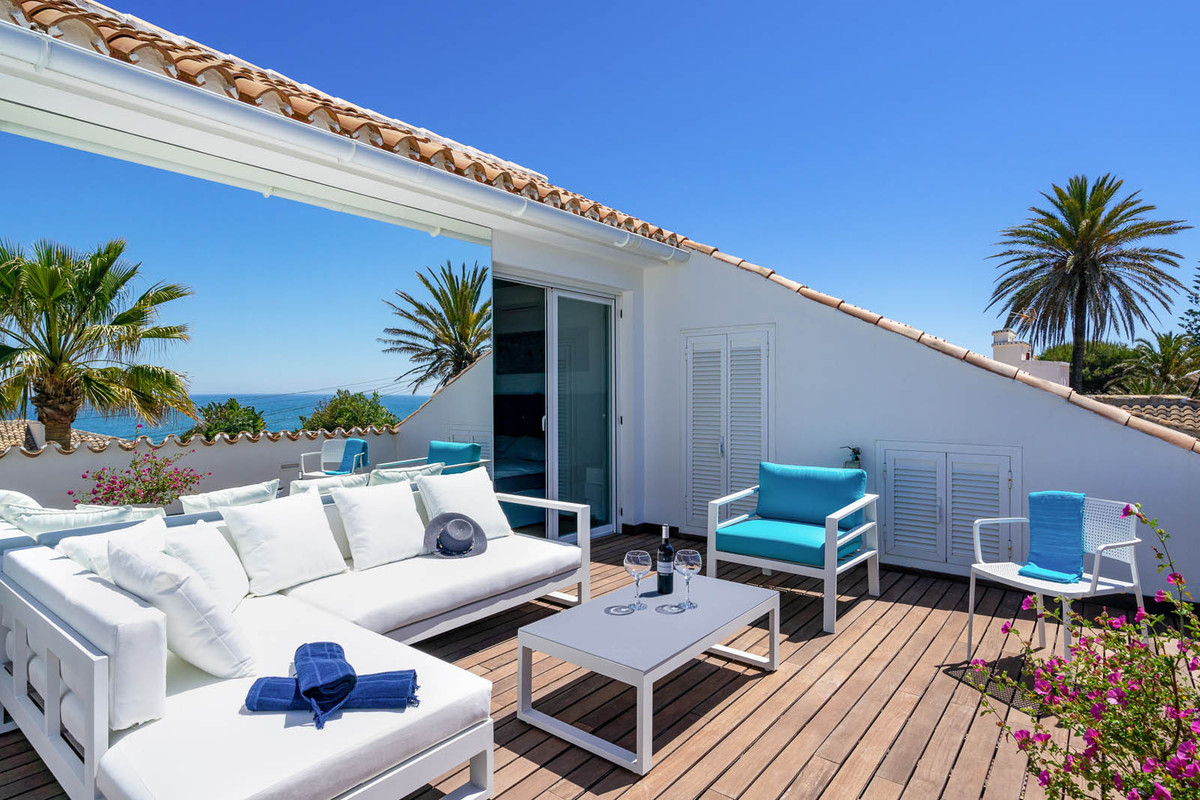 Se vende Villa - Chalet de 3 dormitorios en Costa Del Sol, Málaga, España