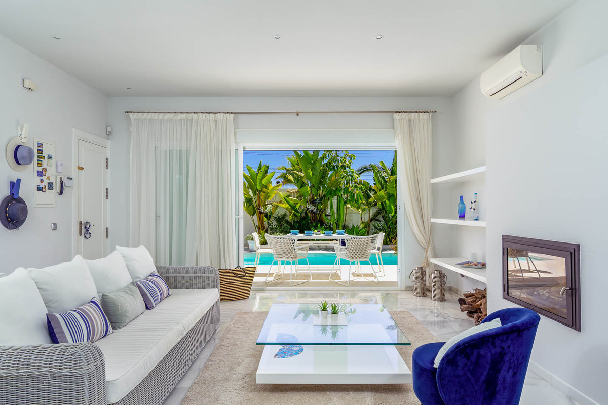 Se vende Villa - Chalet de 3 dormitorios en Costa Del Sol, Málaga, España