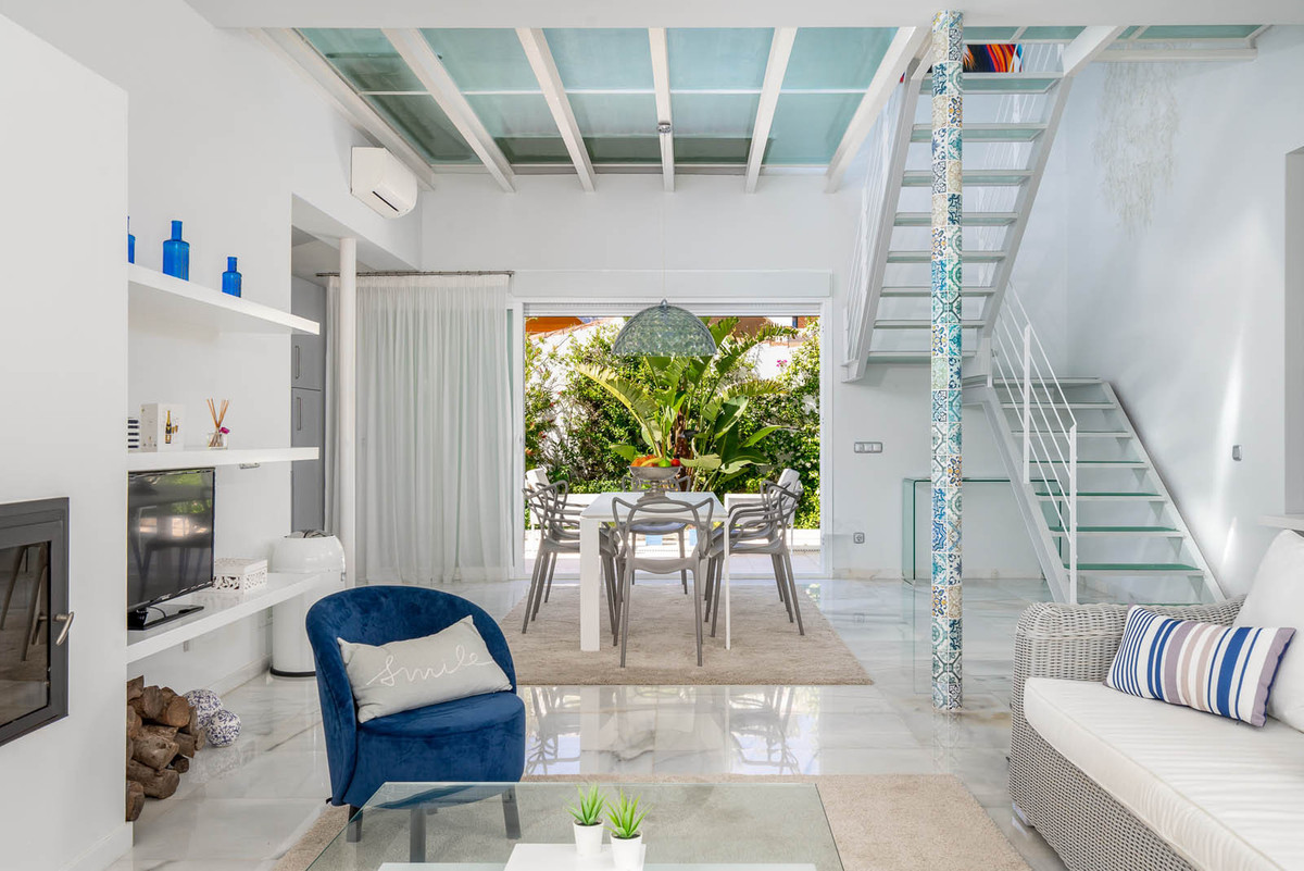 Se vende Villa - Chalet de 3 dormitorios en Costa Del Sol, Málaga, España