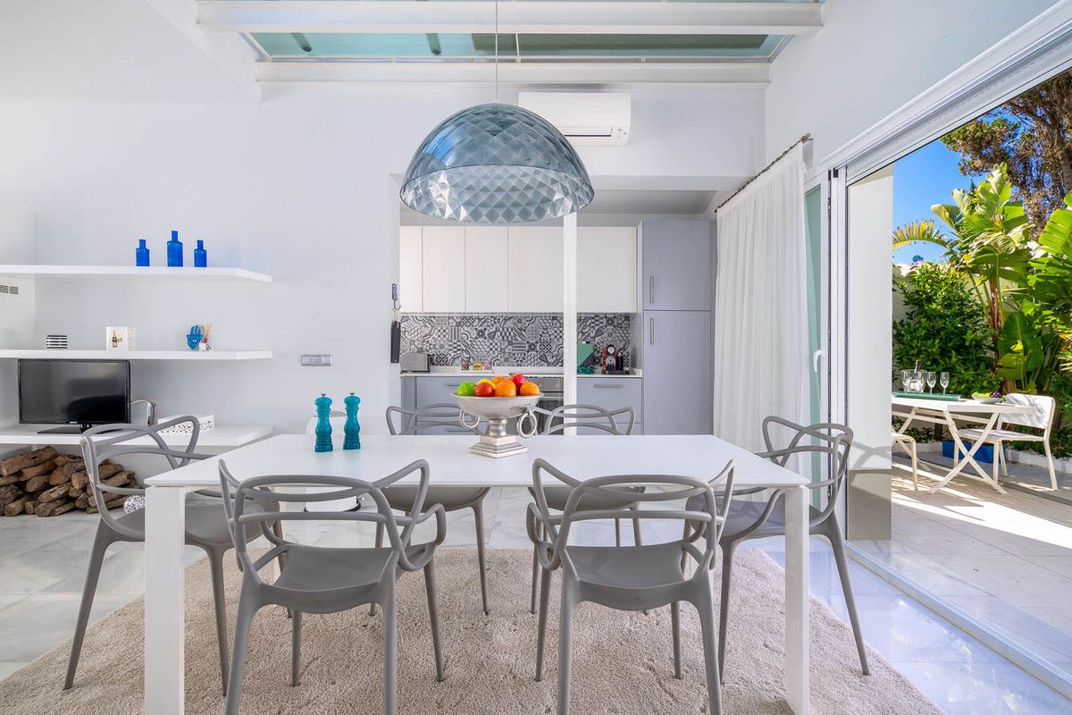 Se vende Villa - Chalet de 3 dormitorios en Costa Del Sol, Málaga, España