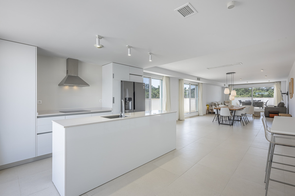 3 Bed Apartment for sale in Sotogrande Costa Del Sol, Cádiz, Spain