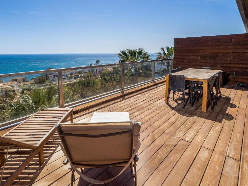 2 Bed Apartment for sale in Manilva Costa Del Sol, Málaga, Spain