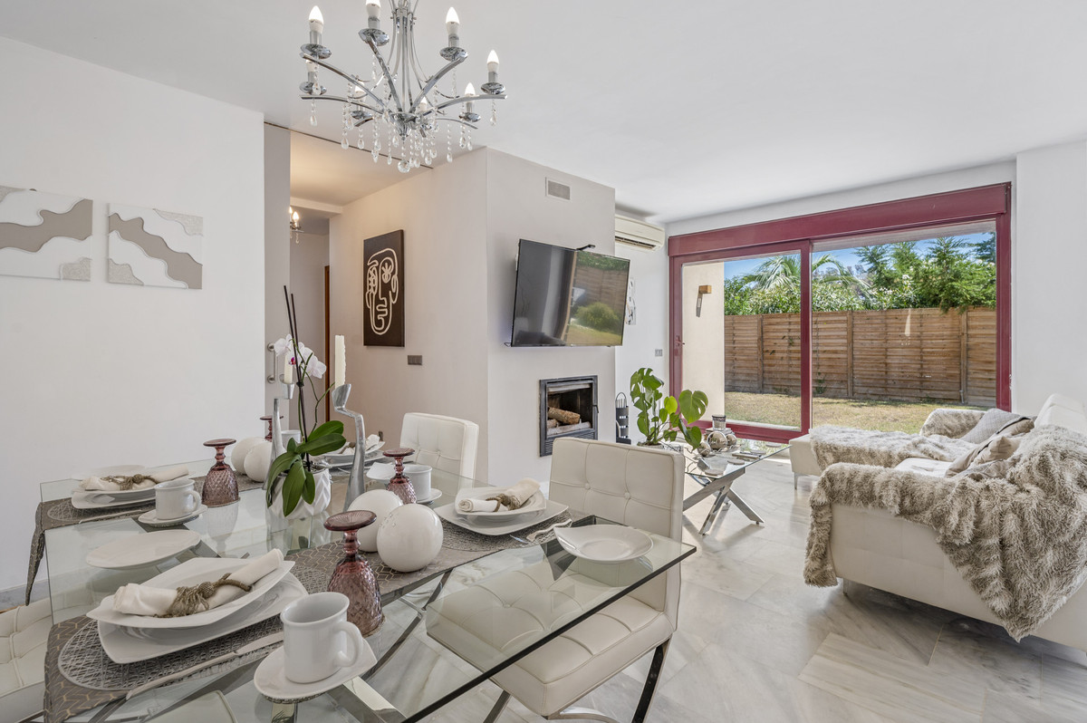 Se vende Villa - Chalet de 3 dormitorios en Costa Del Sol, Málaga, España