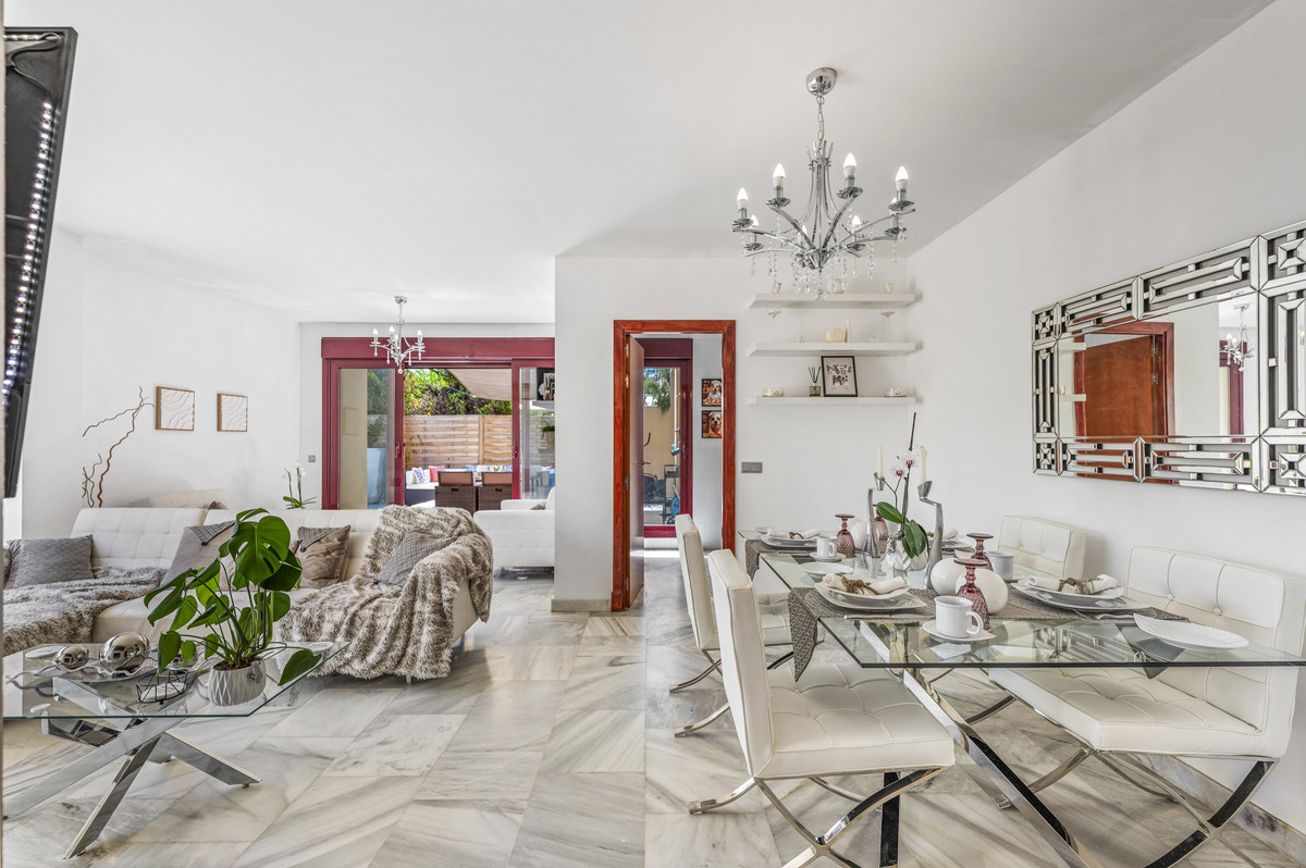 Se vende Villa - Chalet de 3 dormitorios en Costa Del Sol, Málaga, España