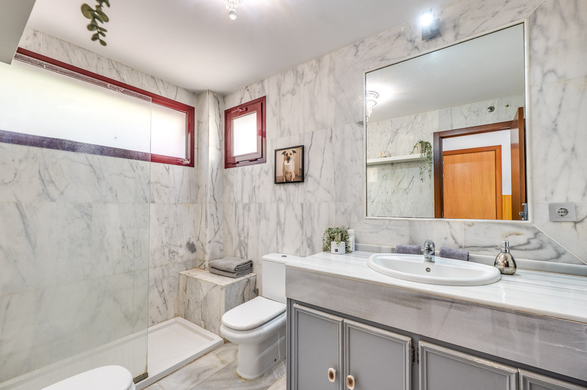 Se vende Villa - Chalet de 3 dormitorios en Costa Del Sol, Málaga, España