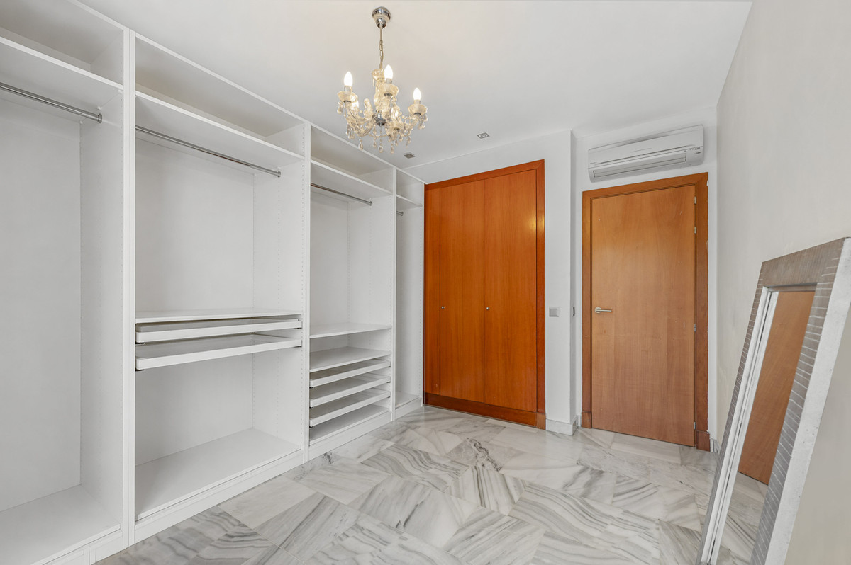 Se vende Villa - Chalet de 3 dormitorios en Costa Del Sol, Málaga, España