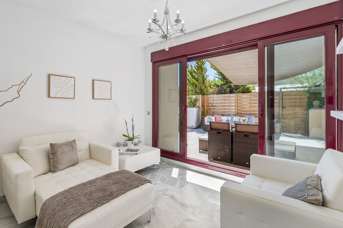 Se vende Villa - Chalet de 3 dormitorios en Costa Del Sol, Málaga, España