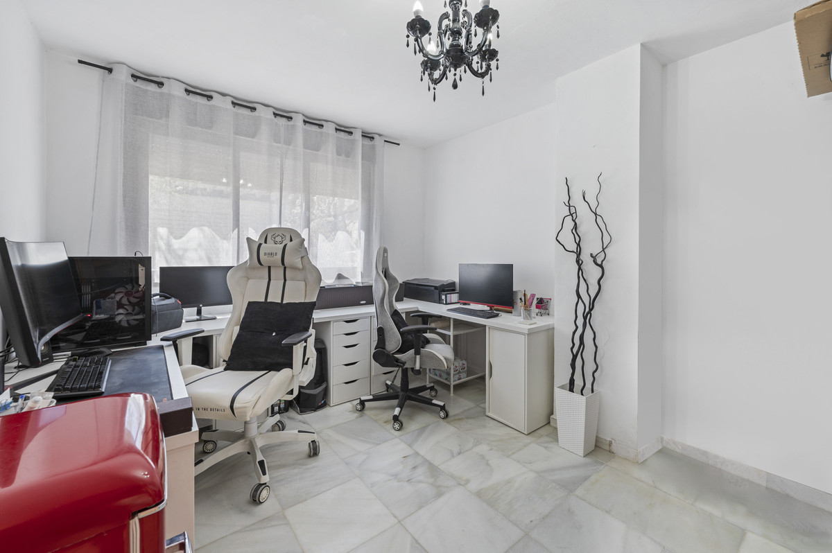 Se vende Villa - Chalet de 3 dormitorios en Costa Del Sol, Málaga, España