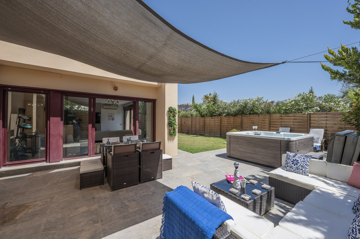 Se vende Villa - Chalet de 3 dormitorios en Costa Del Sol, Málaga, España