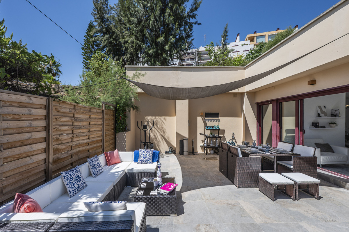 Se vende Villa - Chalet de 3 dormitorios en Costa Del Sol, Málaga, España