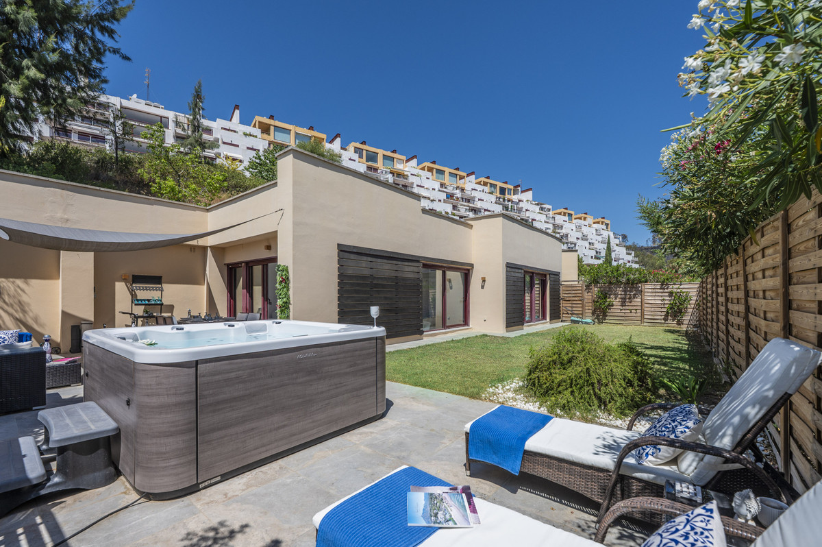 Se vende Villa - Chalet de 3 dormitorios en Costa Del Sol, Málaga, España