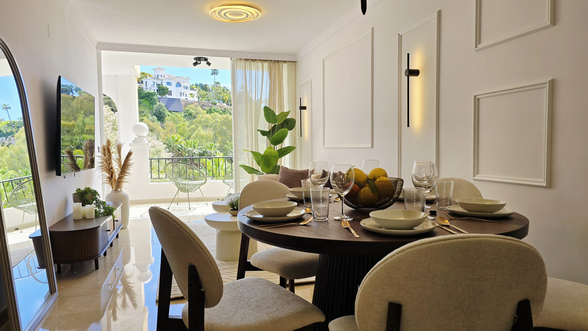 3 Bed Apartment for sale in La Quinta Costa Del Sol, Málaga, Spain