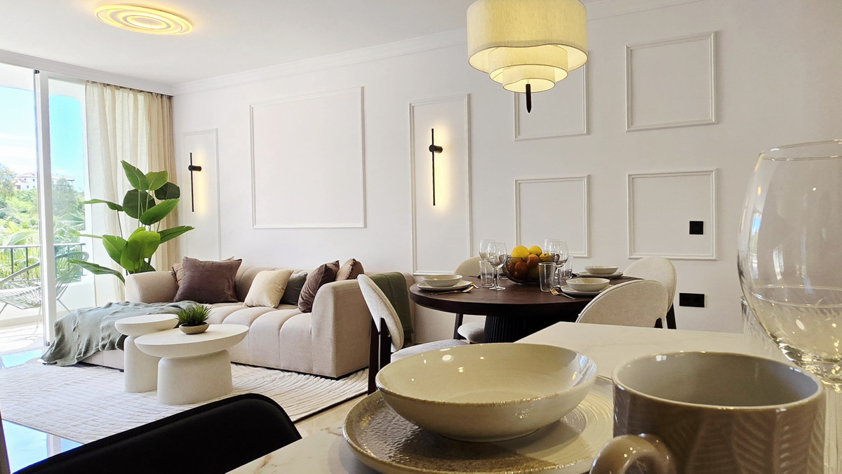 3 Bed Apartment for sale in La Quinta Costa Del Sol, Málaga, Spain