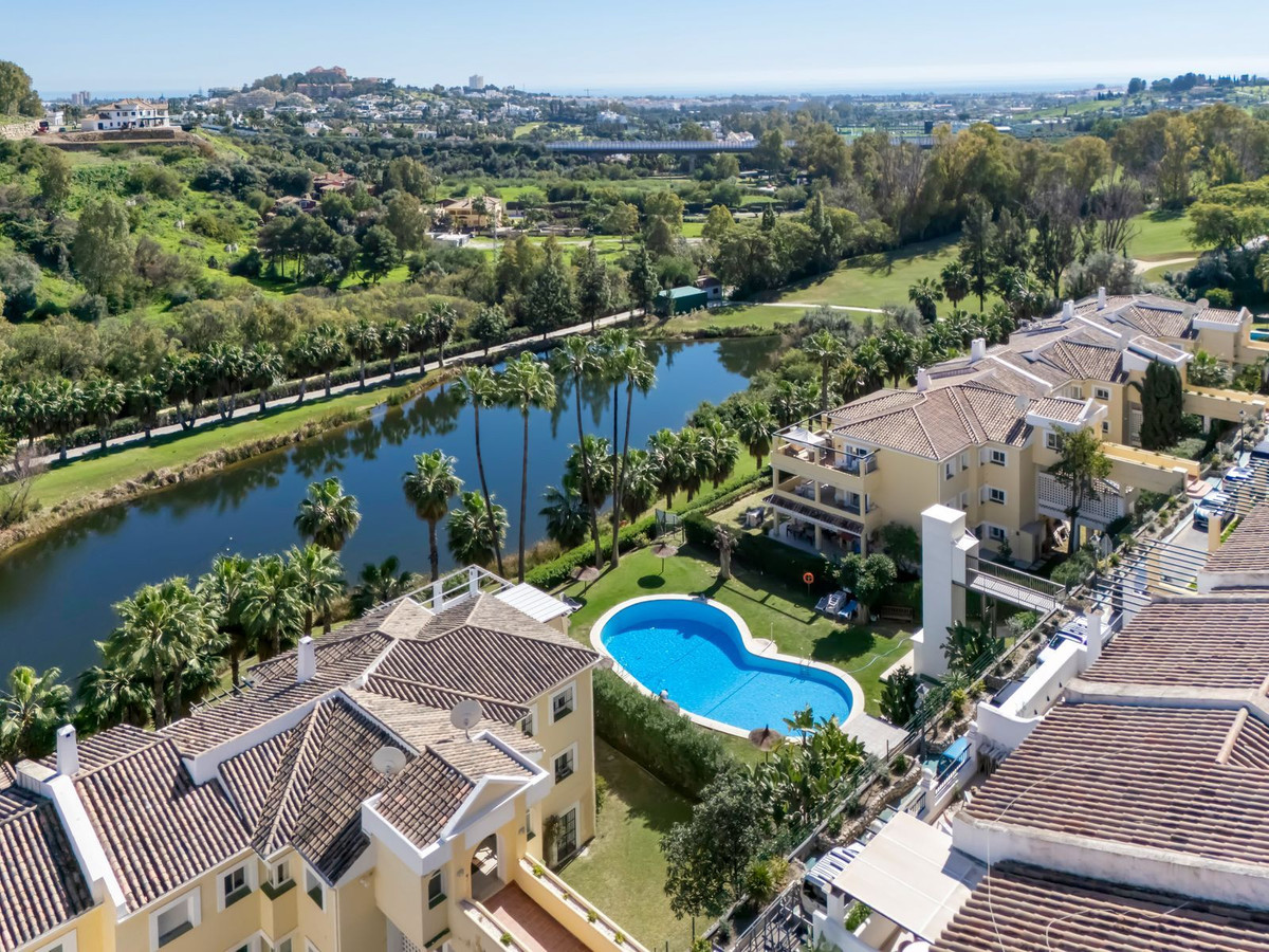 3 Bed Apartment for sale in La Quinta Costa Del Sol, Málaga, Spain