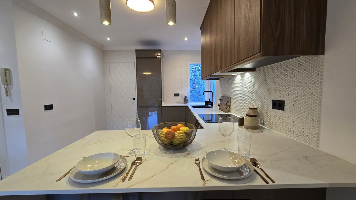 3 Bed Apartment for sale in La Quinta Costa Del Sol, Málaga, Spain