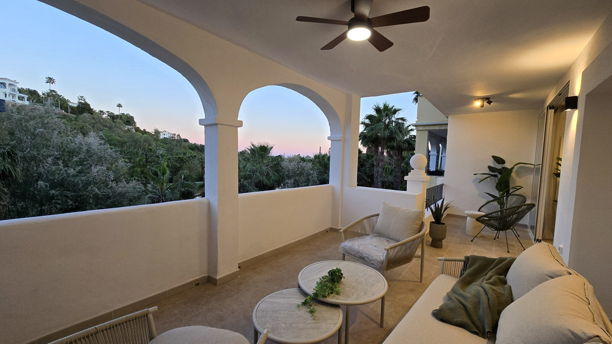 3 Bed Apartment for sale in La Quinta Costa Del Sol, Málaga, Spain