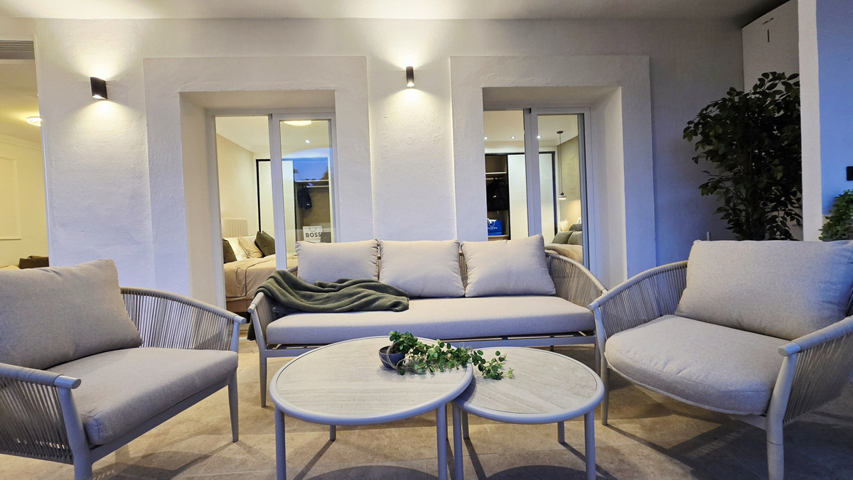 3 Bed Apartment for sale in La Quinta Costa Del Sol, Málaga, Spain