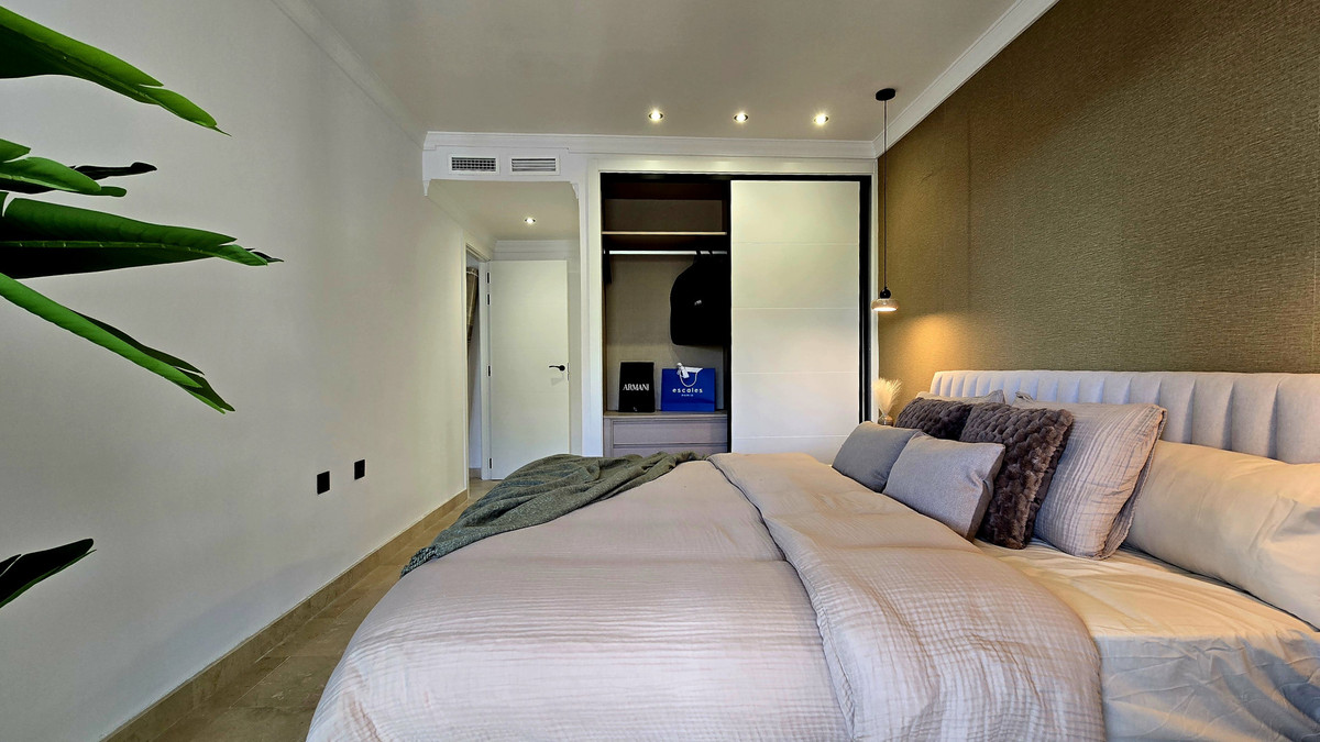 3 Bed Apartment for sale in La Quinta Costa Del Sol, Málaga, Spain