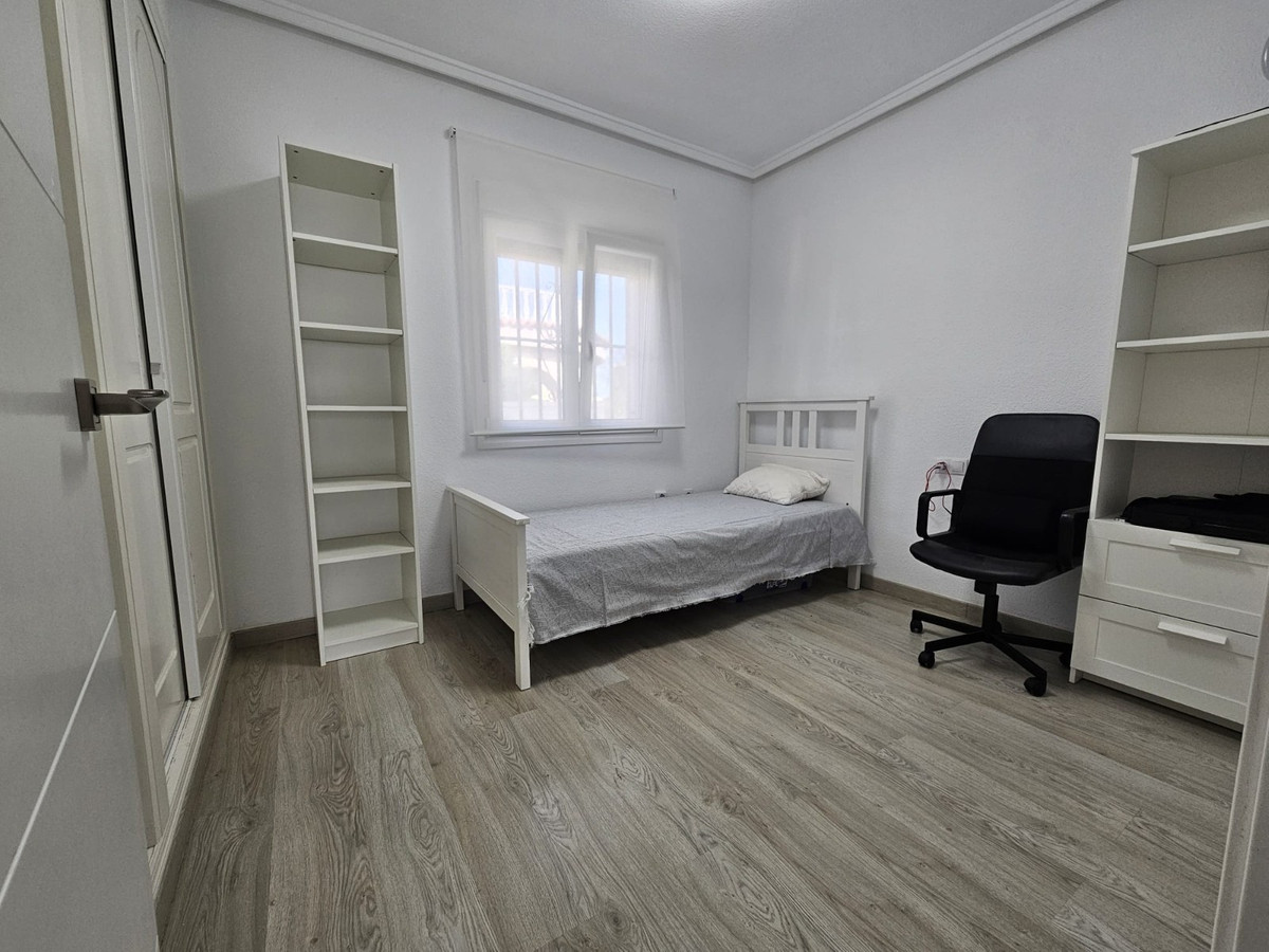 Se vende Villa - Chalet de 4 dormitorios en Costa Blanca, Alicante, España