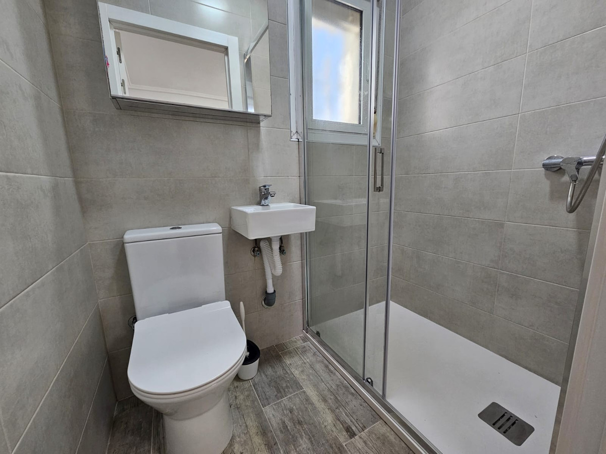 Se vende Villa - Chalet de 4 dormitorios en Costa Blanca, Alicante, España