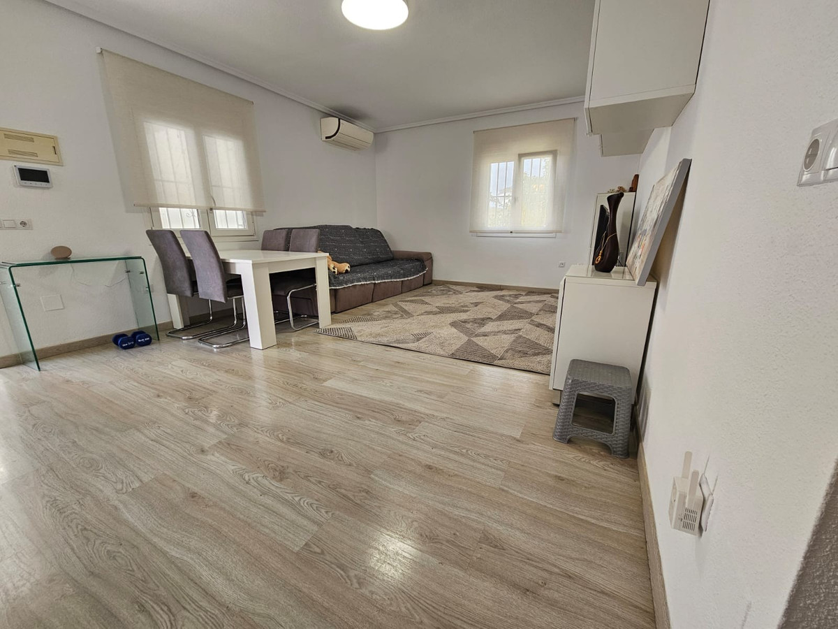 Se vende Villa - Chalet de 4 dormitorios en Costa Blanca, Alicante, España