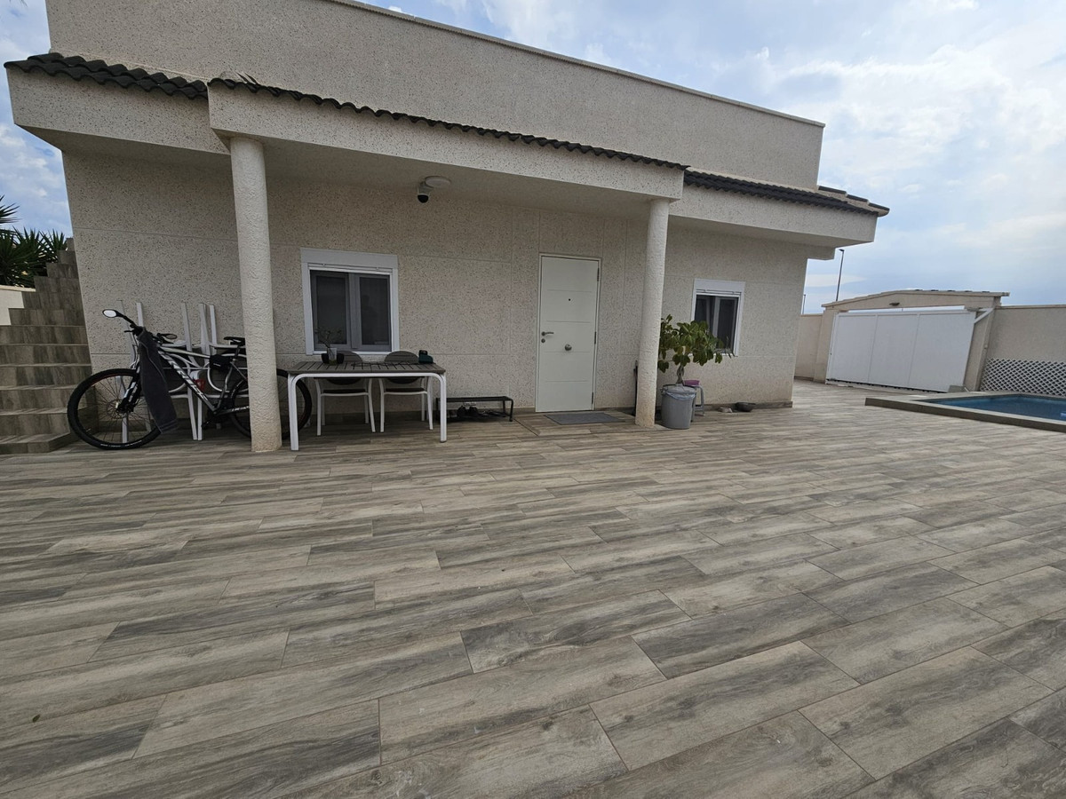Se vende Villa - Chalet de 4 dormitorios en Costa Blanca, Alicante, España