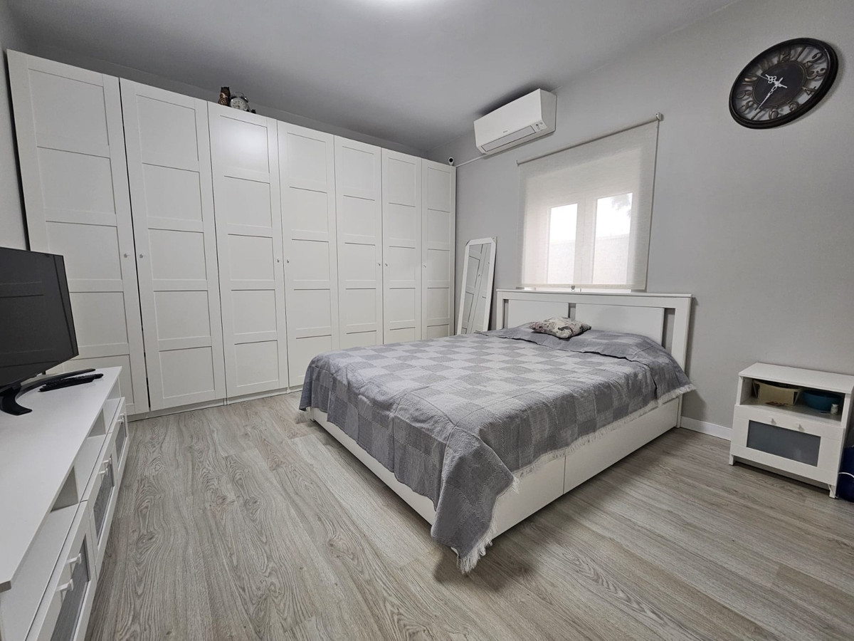 Se vende Villa - Chalet de 4 dormitorios en Costa Blanca, Alicante, España