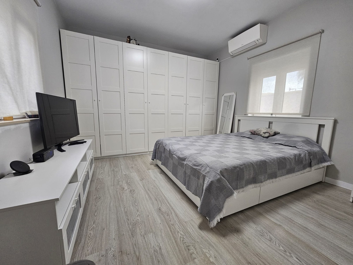 Se vende Villa - Chalet de 4 dormitorios en Costa Blanca, Alicante, España