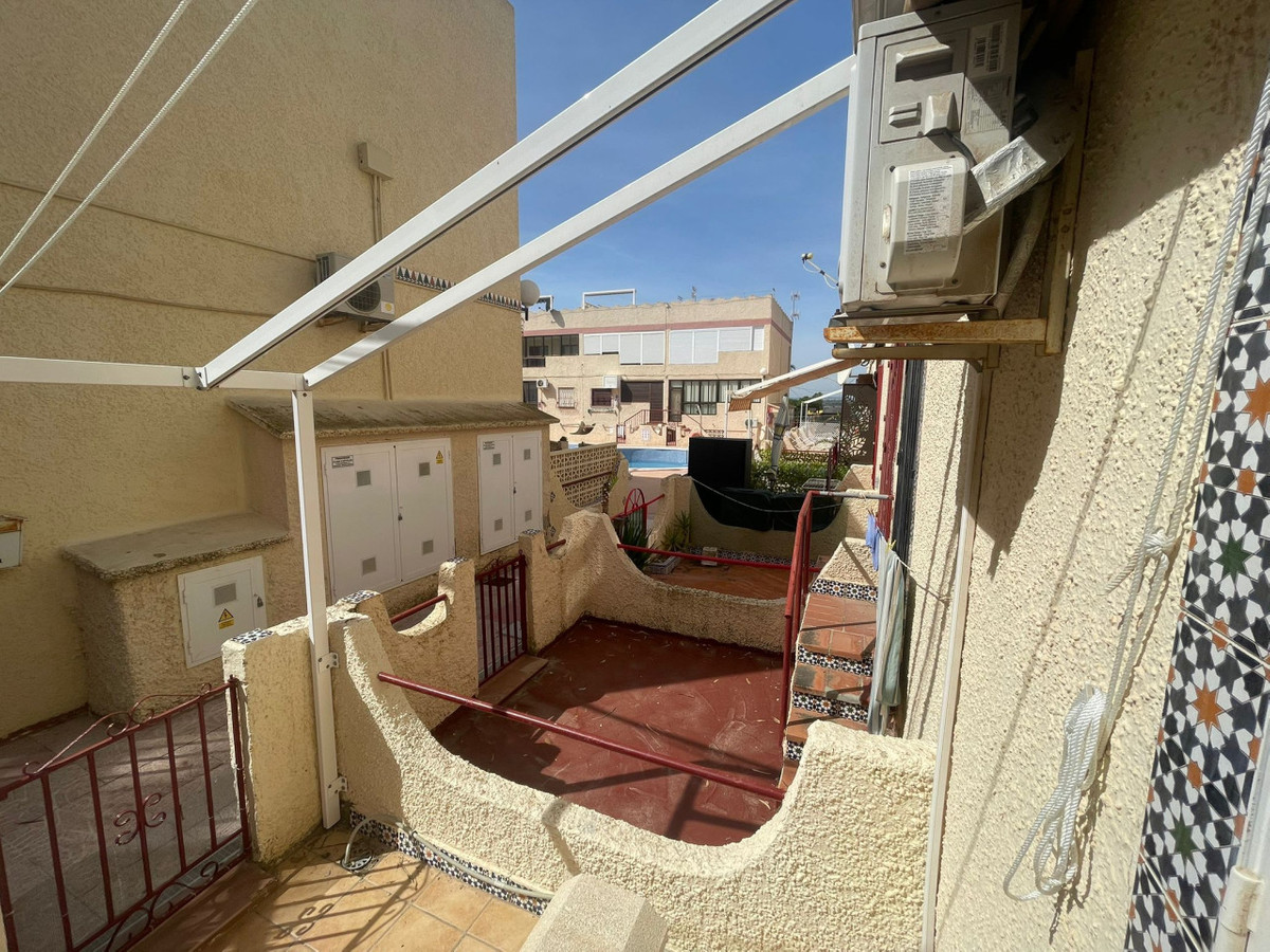 1 Bed Townhouse for sale in Guardamar Del Segura Costa Blanca, Alicante, Spain