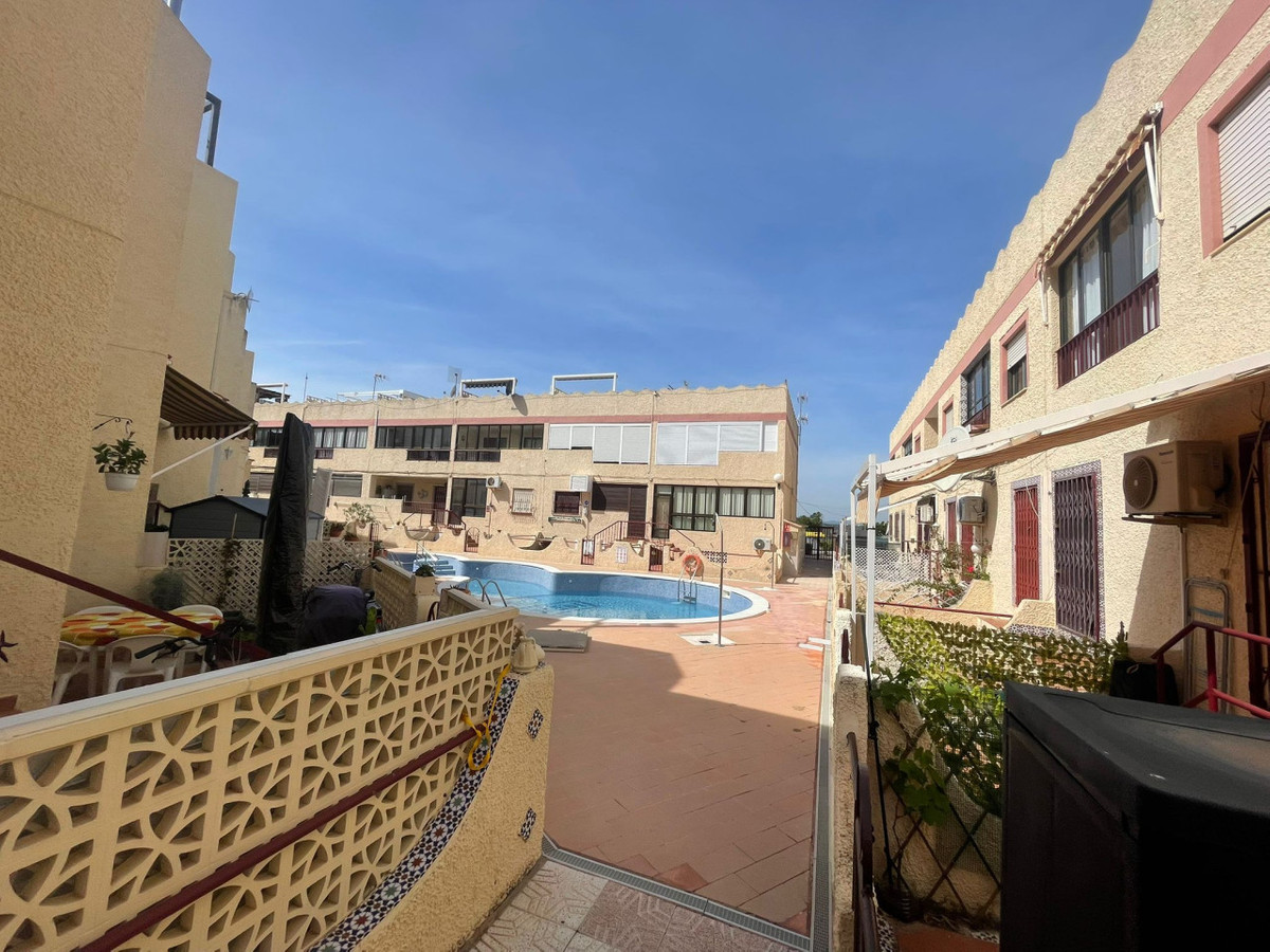 1 Bed Townhouse for sale in Guardamar Del Segura Costa Blanca, Alicante, Spain
