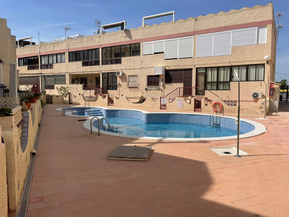 1 Bed Townhouse for sale in Guardamar Del Segura Costa Blanca, Alicante, Spain
