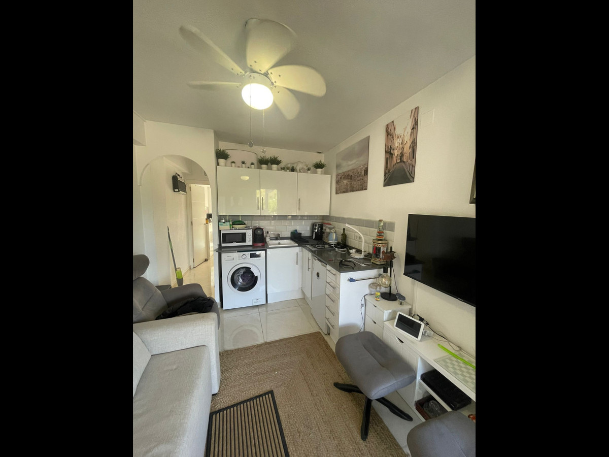 1 Bed Townhouse for sale in Guardamar Del Segura Costa Blanca, Alicante, Spain