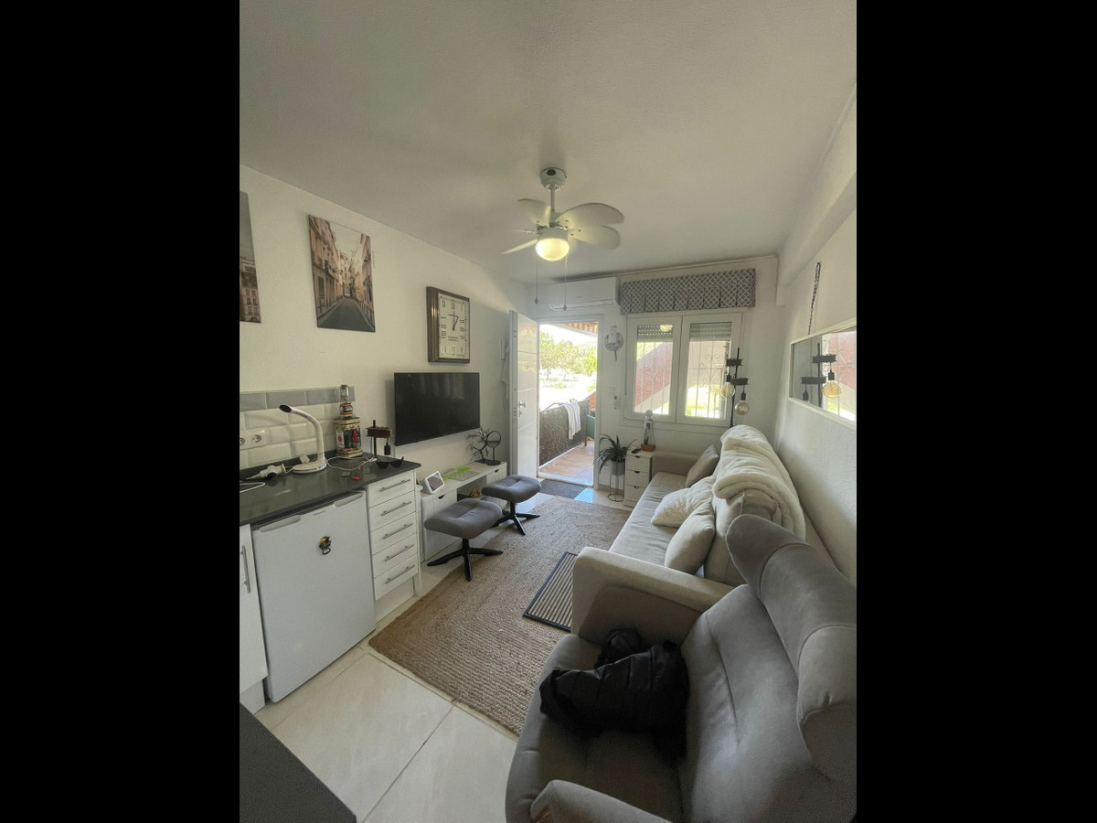 1 Bed Townhouse for sale in Guardamar Del Segura Costa Blanca, Alicante, Spain