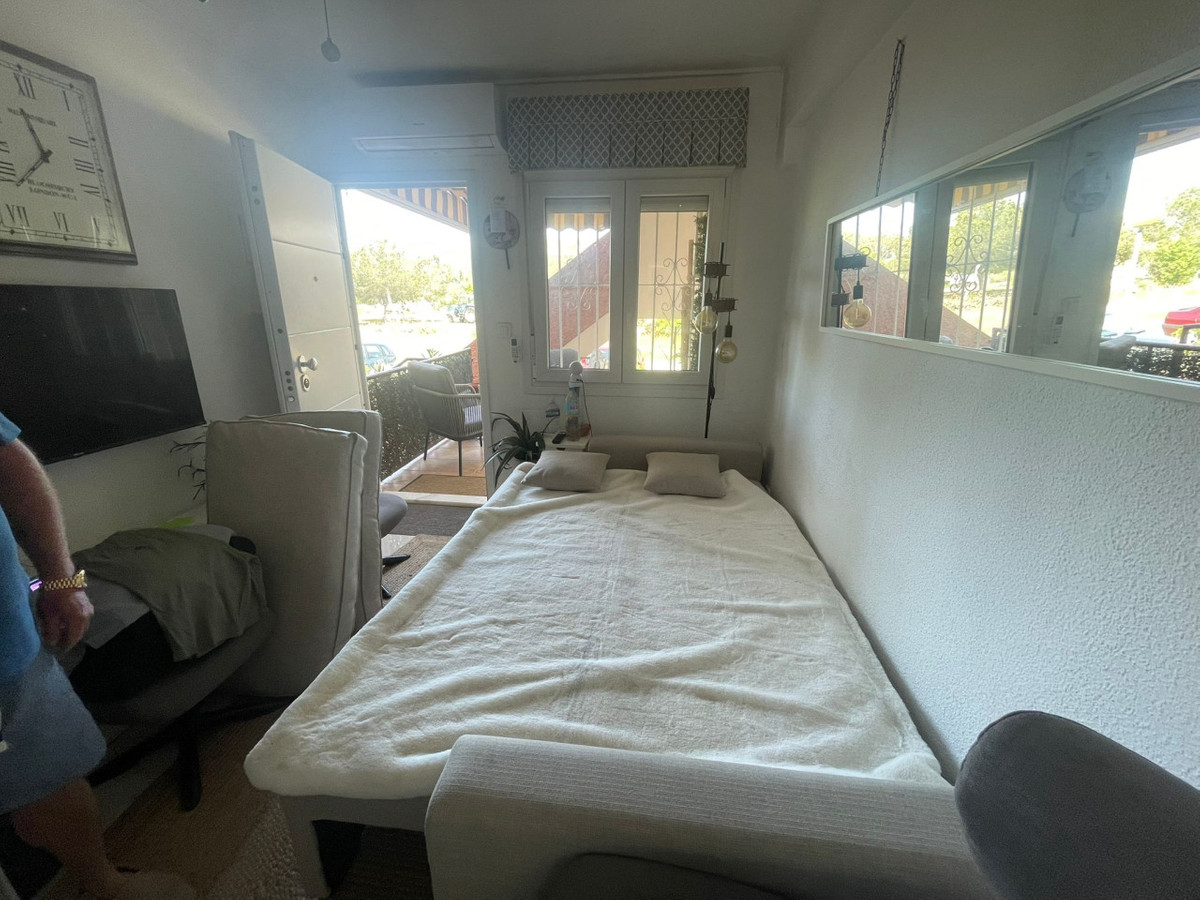 1 Bed Townhouse for sale in Guardamar Del Segura Costa Blanca, Alicante, Spain