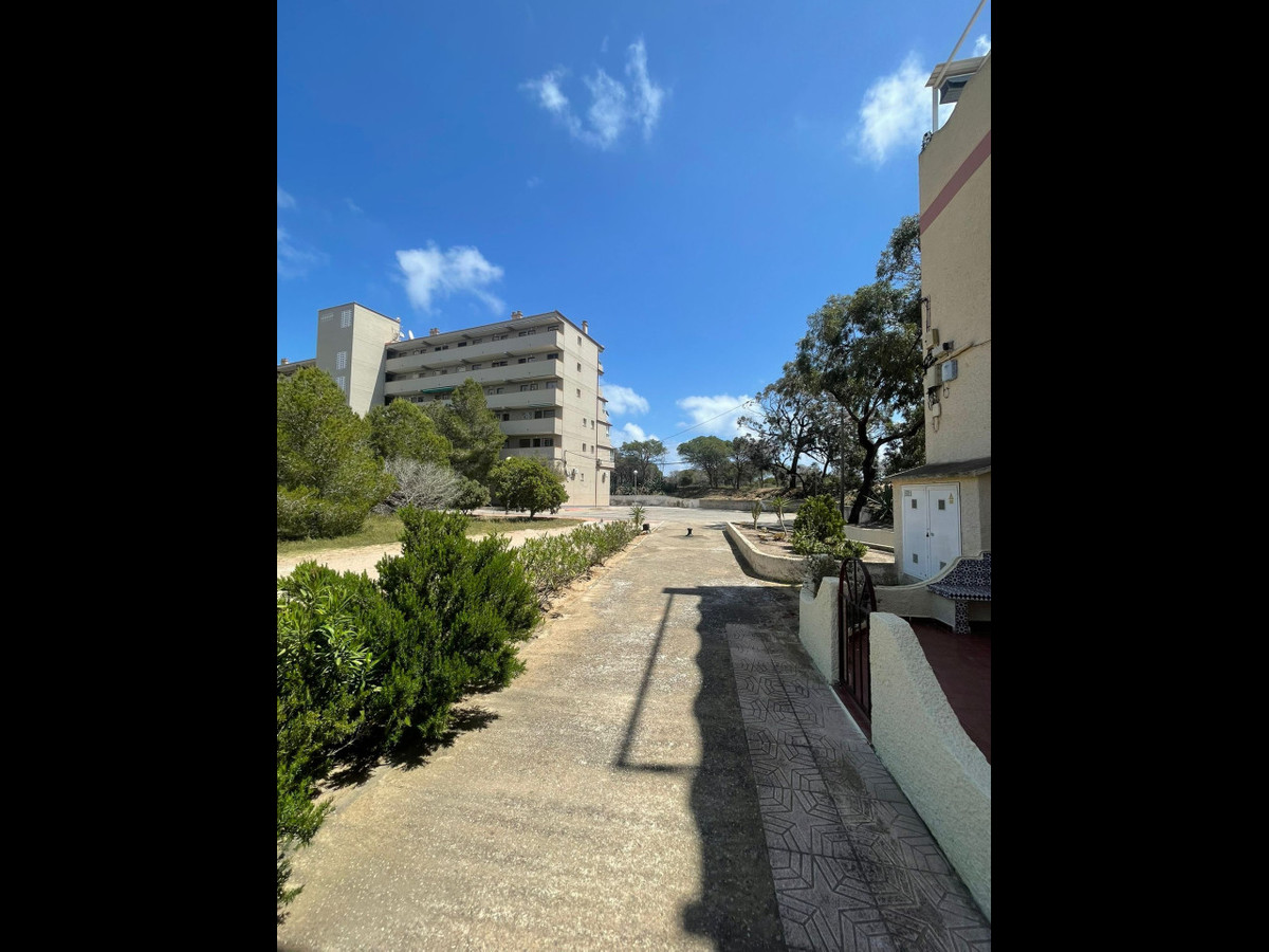 1 Bed Townhouse for sale in Guardamar Del Segura Costa Blanca, Alicante, Spain