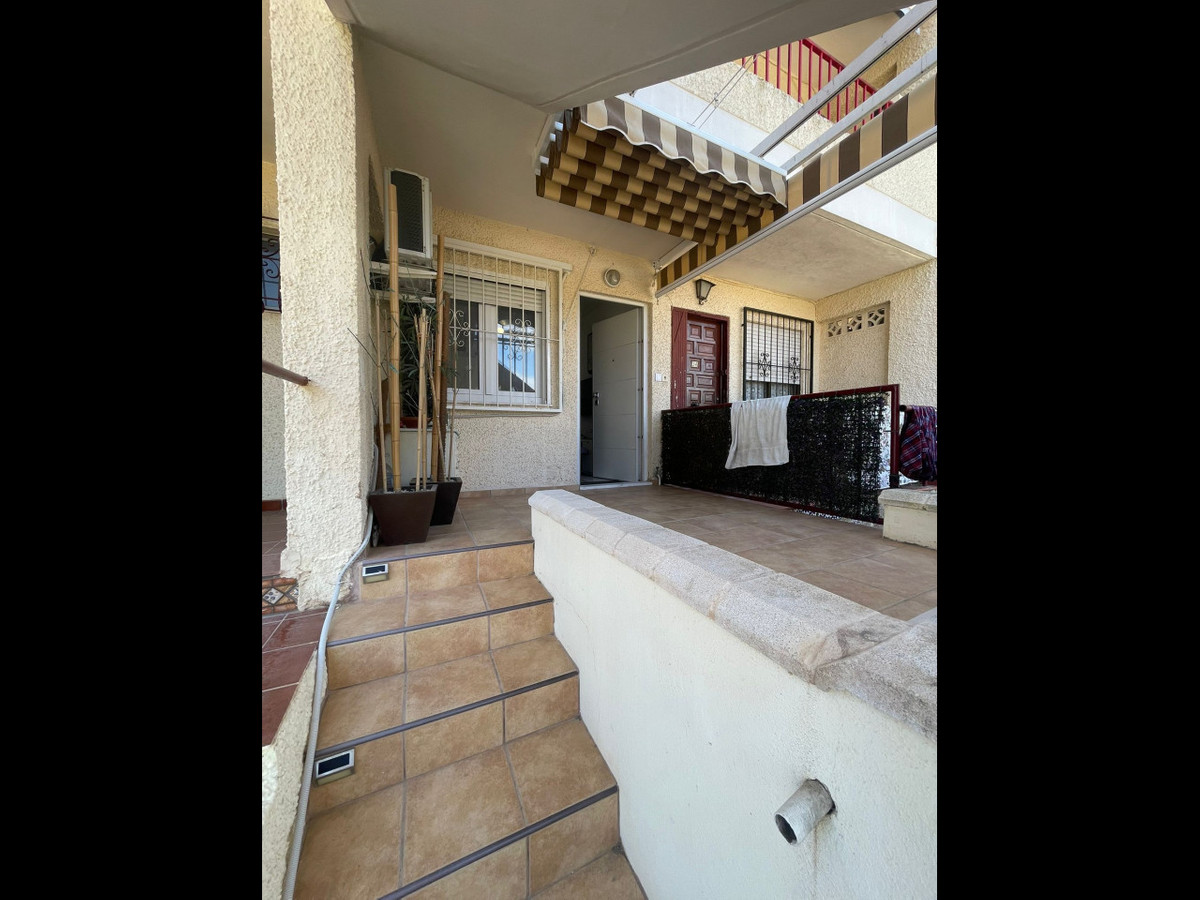 1 Bed Townhouse for sale in Guardamar Del Segura Costa Blanca, Alicante, Spain