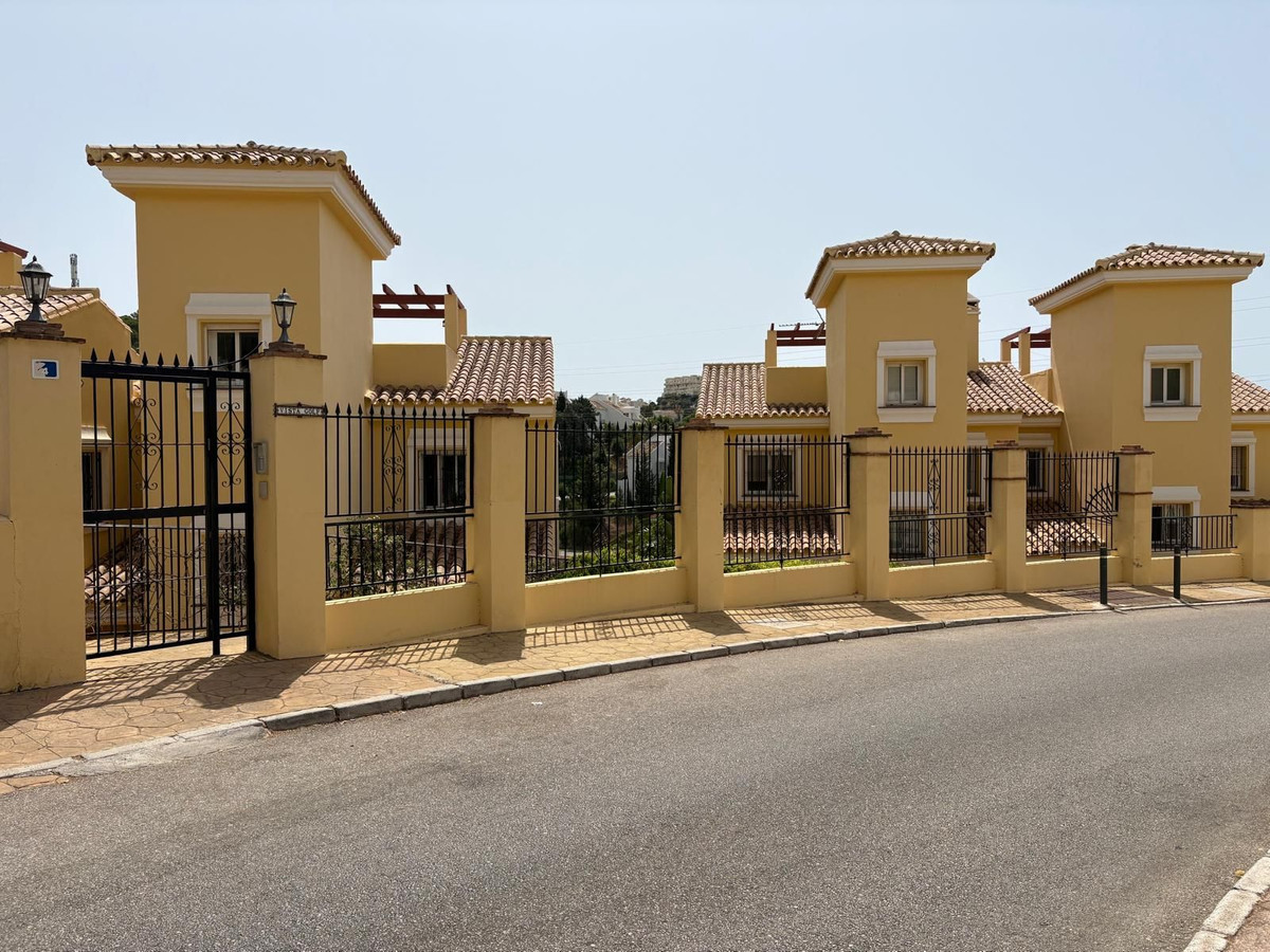 Se vende Pareada de 3 dormitorios en Costa Del Sol, Málaga, España