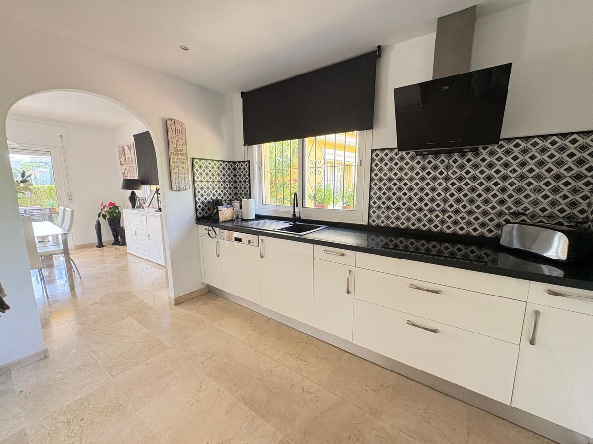Se vende Pareada de 3 dormitorios en Costa Del Sol, Málaga, España