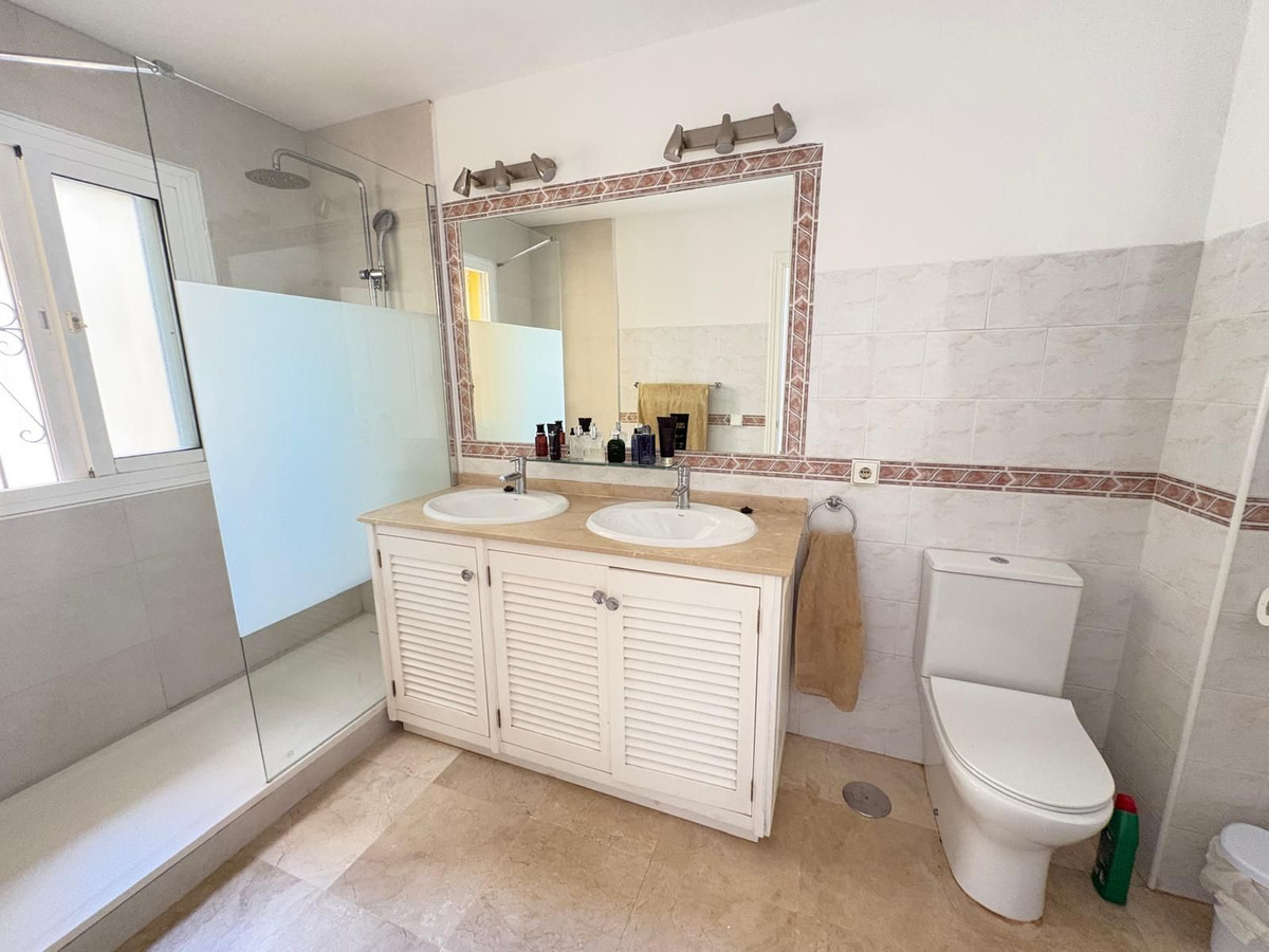 Se vende Pareada de 3 dormitorios en Costa Del Sol, Málaga, España